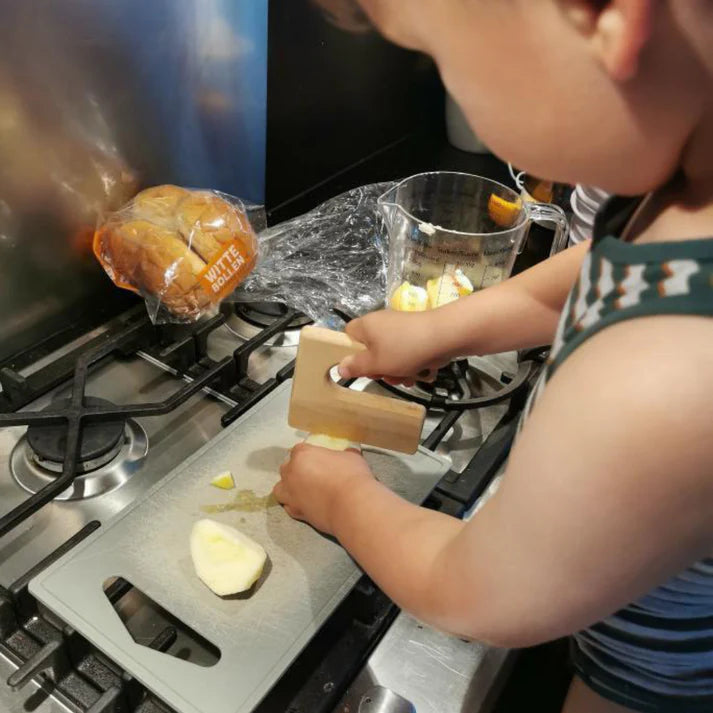 Montessori mes van hout