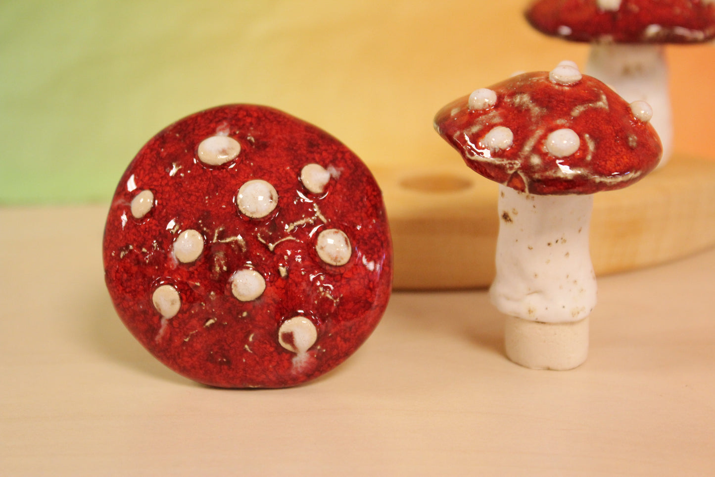 Keramiek steker paddenstoel met witte stippen
