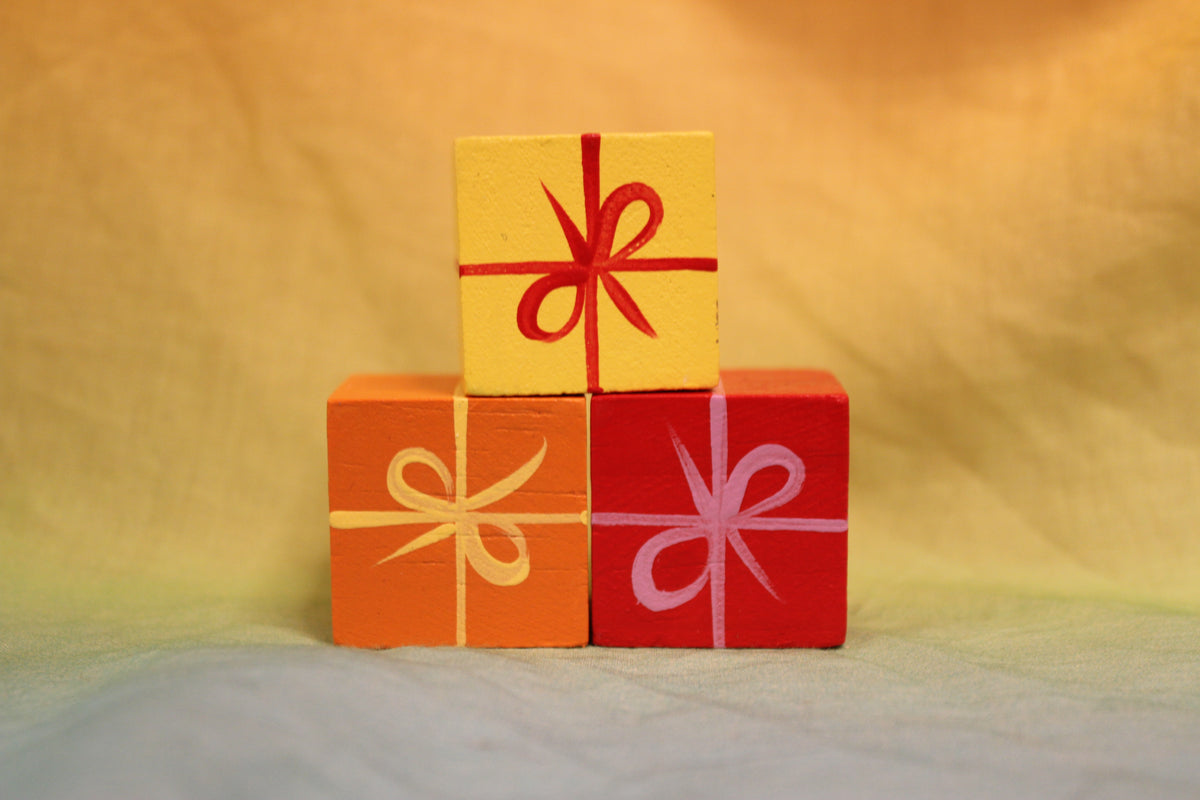 Houten cadeautje oranje