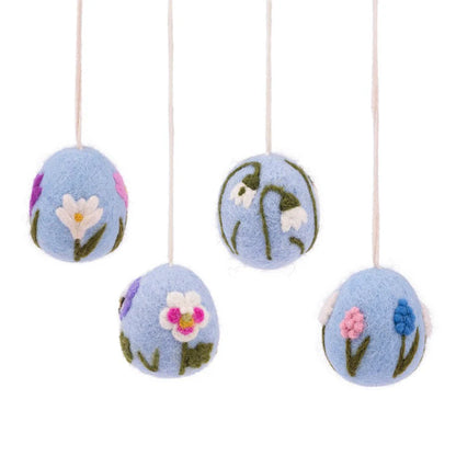 Hanger ei lichtblauw met bloemetjes
