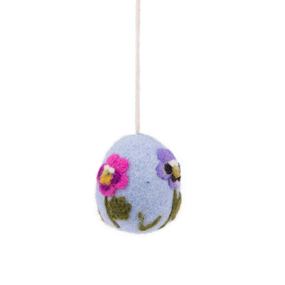 Hanger ei lichtblauw met bloemetjes