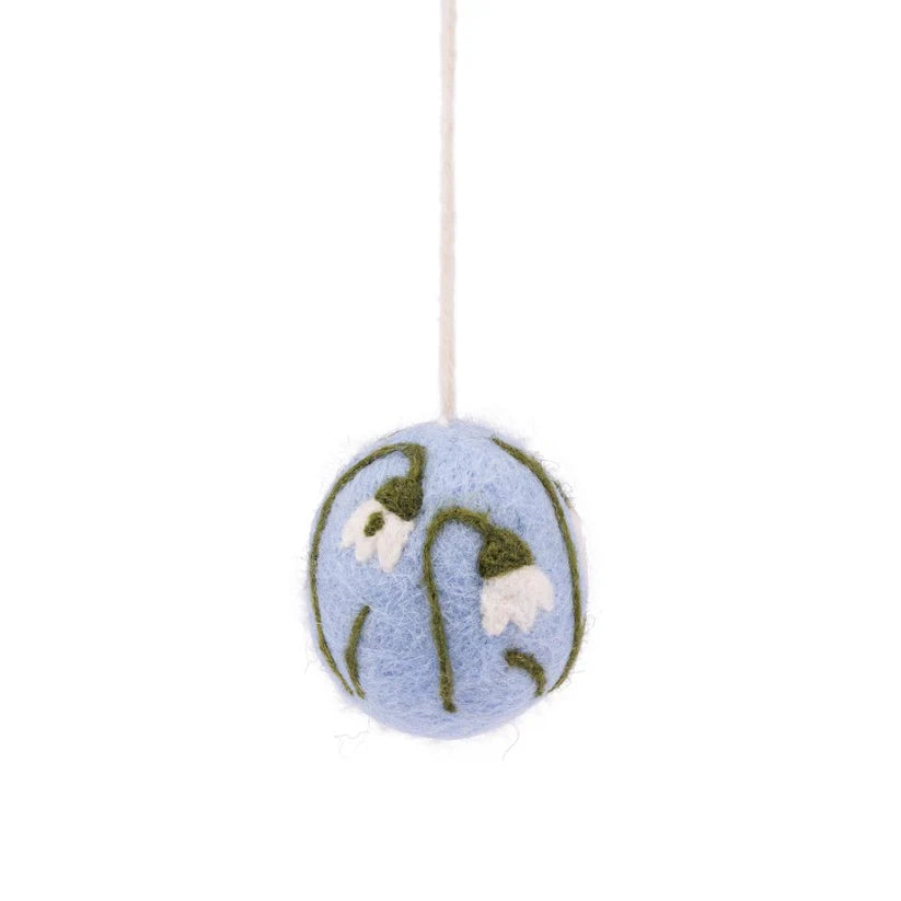 Hanger ei lichtblauw met bloemetjes
