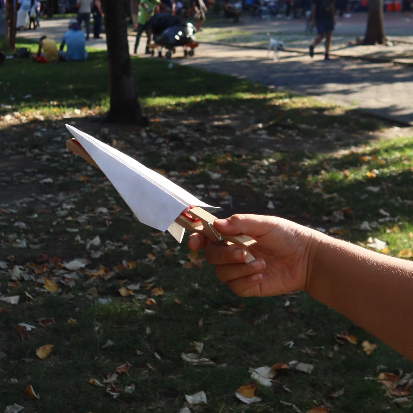 Huckleberry paper plane launcher