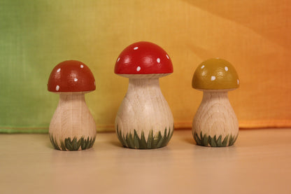 Pegdoll set van 3 paddenstoelen met gras