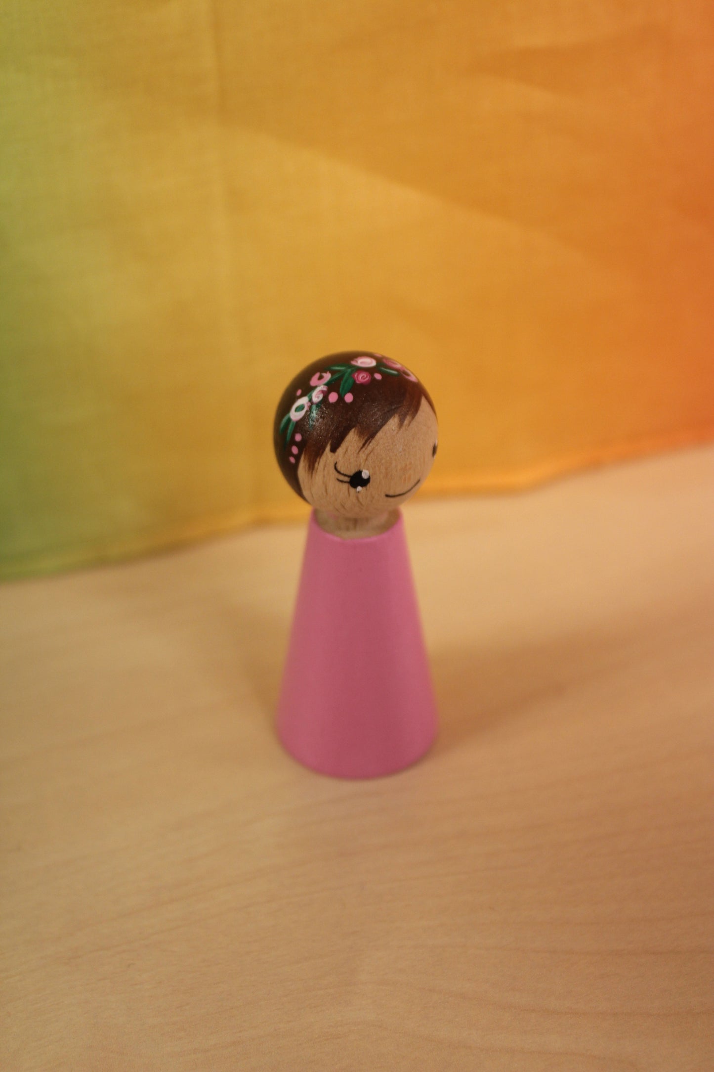 Pegdoll bloemenkindje lichtroze met bruine haren