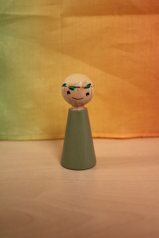 Pegdoll bloemenkindje groen met blonde haren