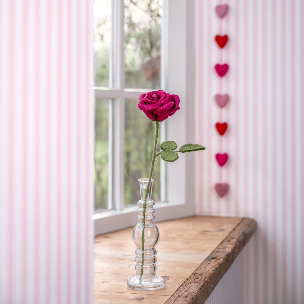 Bloem: roos bordeaux