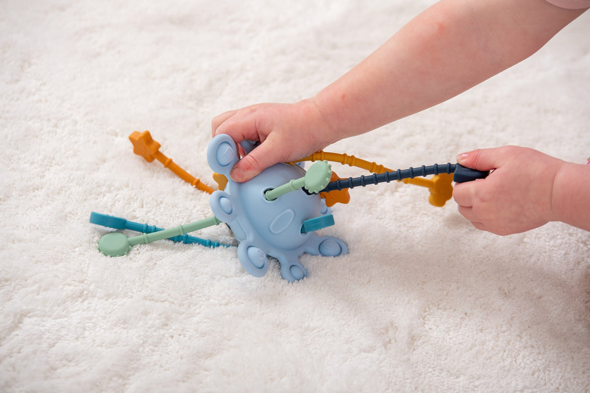 Tickit silisoft zip pull toy neutrale tinten