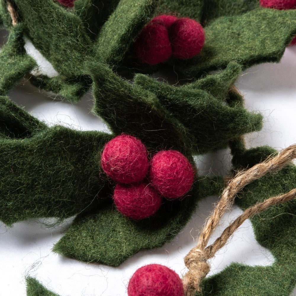 Decoratie viltslinger holly berry